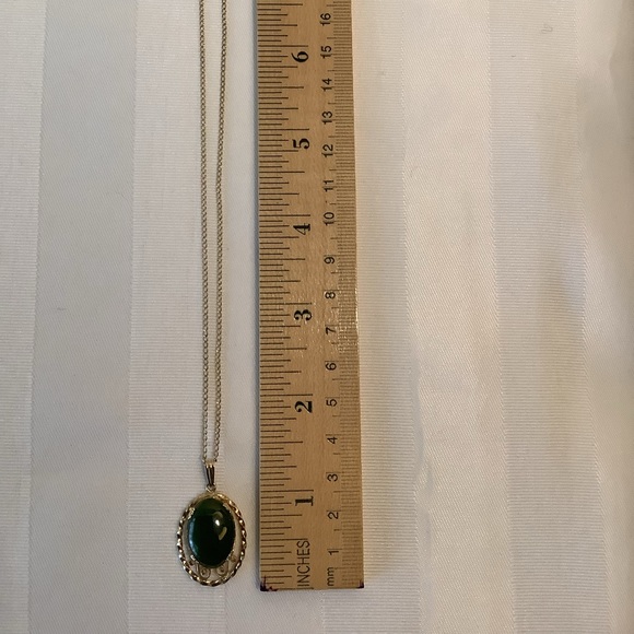Vintage Jade Pendant - 12k Gold-Filled - Picture 4 of 5
